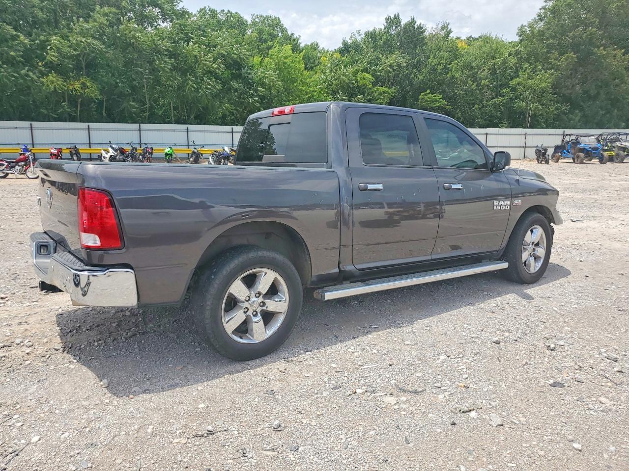 2017 RAM 1500 SLT — снимка 3