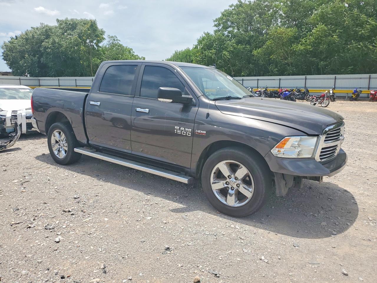2017 RAM 1500 SLT — снимка 4