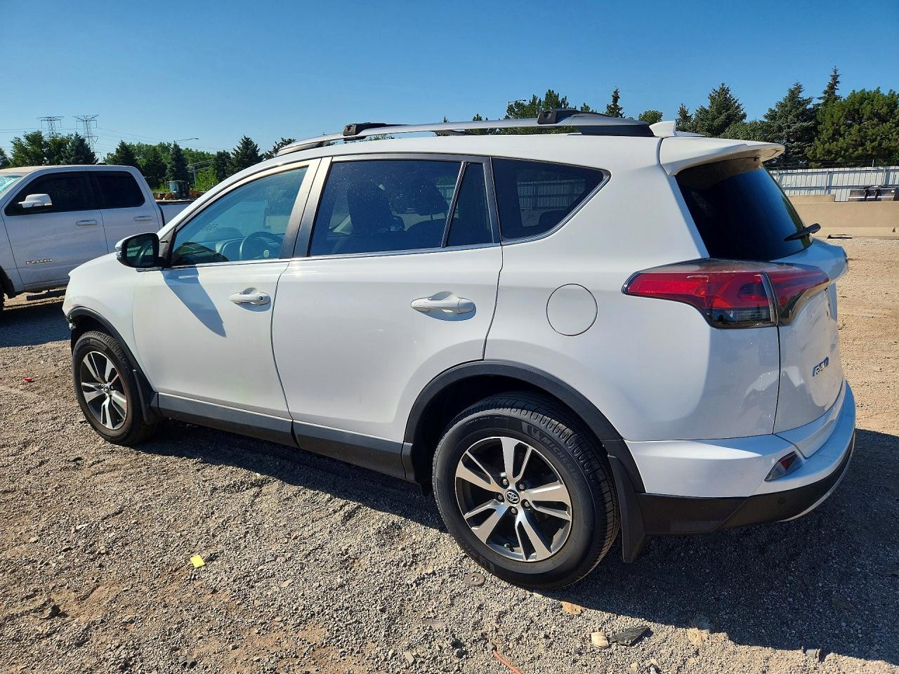 2018 TOYOTA RAV4 XLE — снимка 2