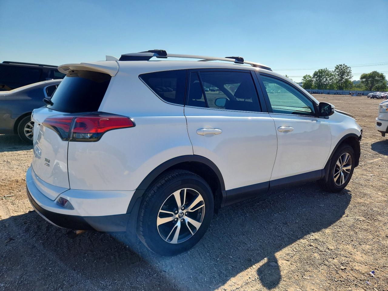 2018 TOYOTA RAV4 XLE — снимка 3