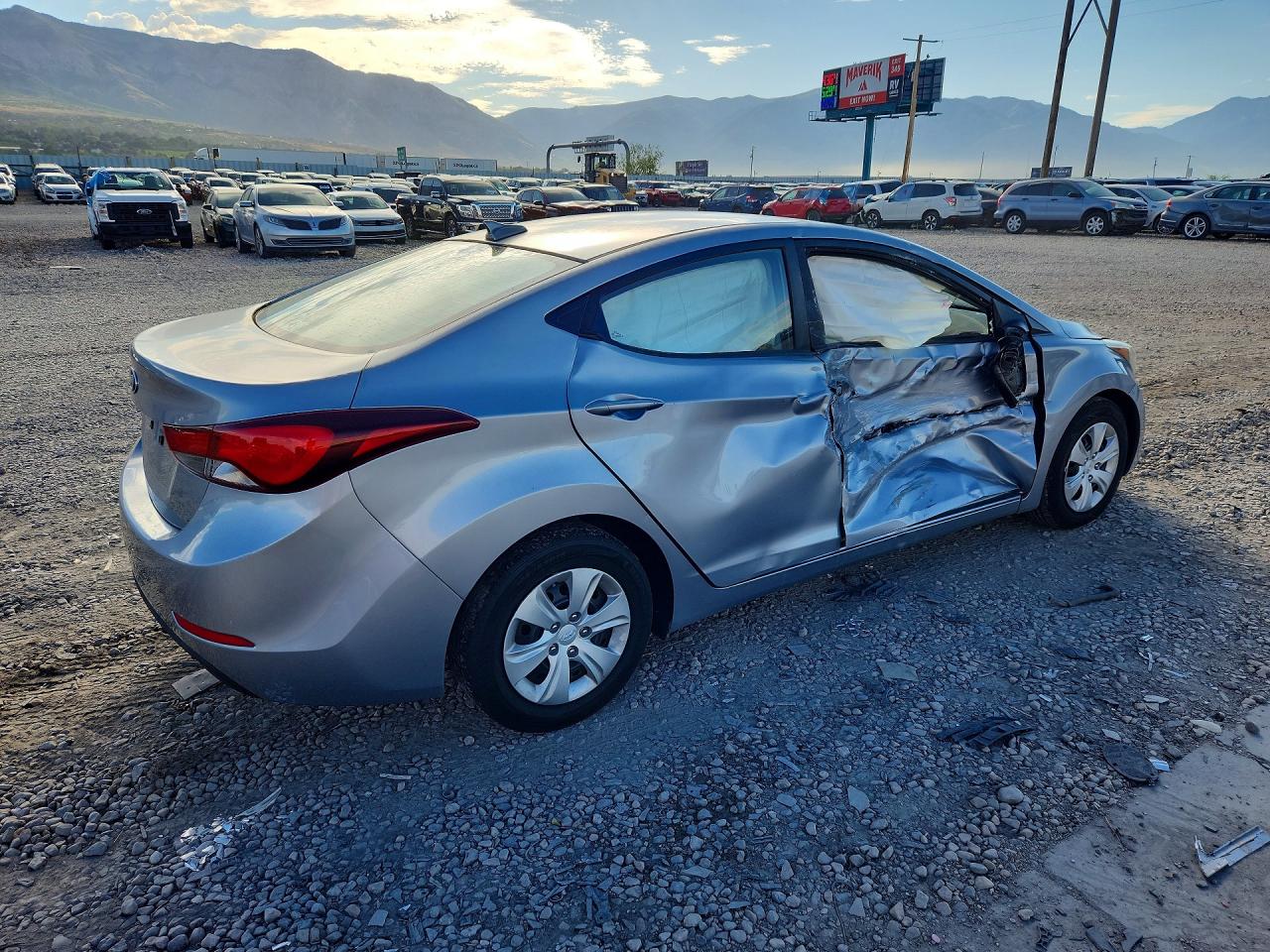 2016 HYUNDAI ELANTRA SE — снимка 3