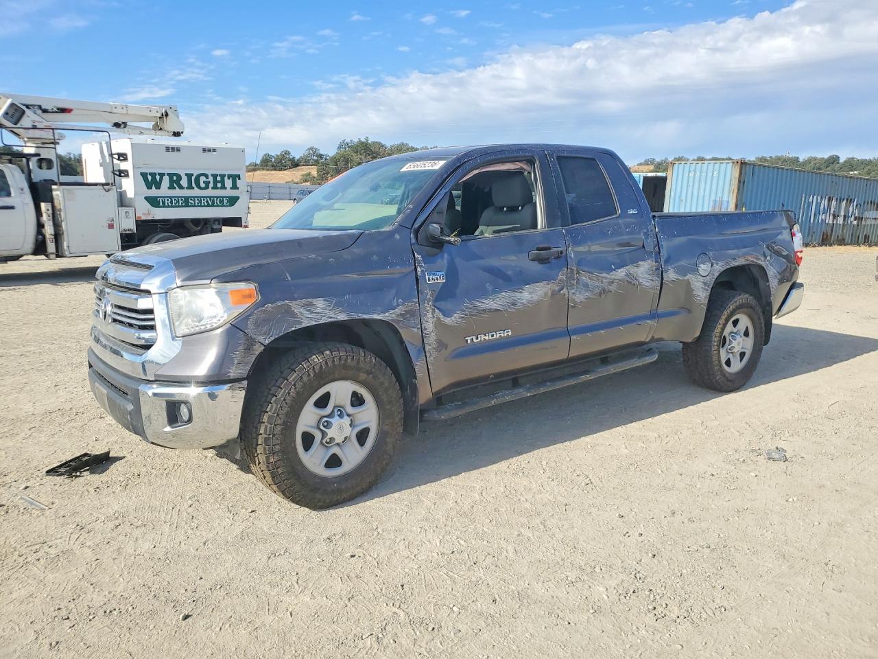 2017 TOYOTA TUNDRA SR5