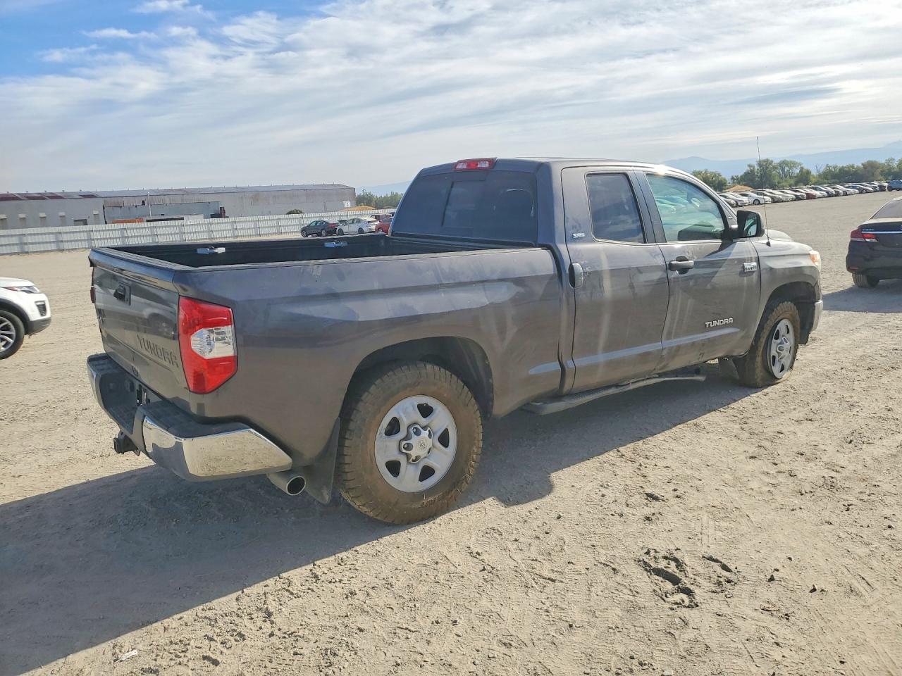2017 TOYOTA TUNDRA SR5 — снимка 3