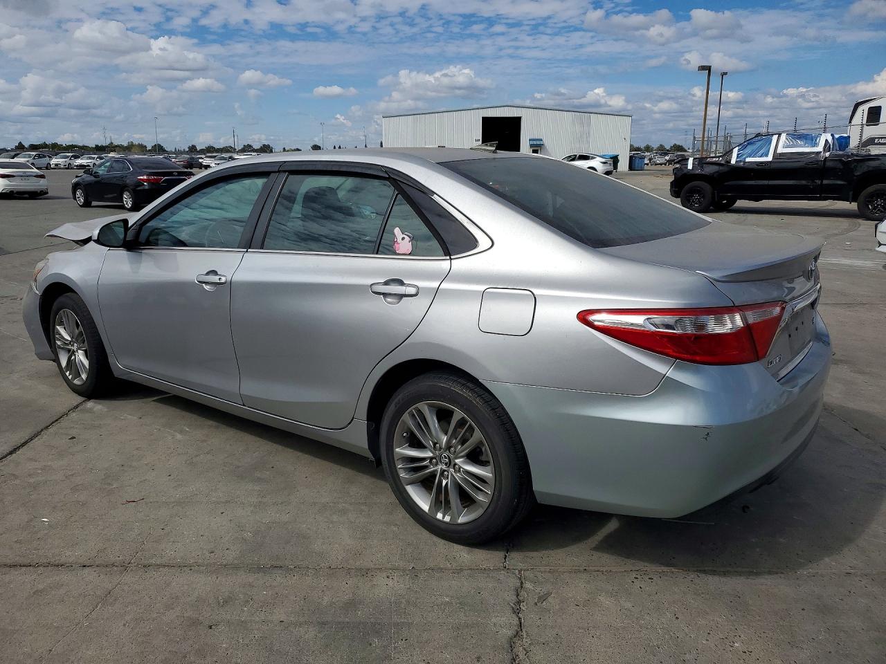 2017 TOYOTA CAMRY SE — снимка 2