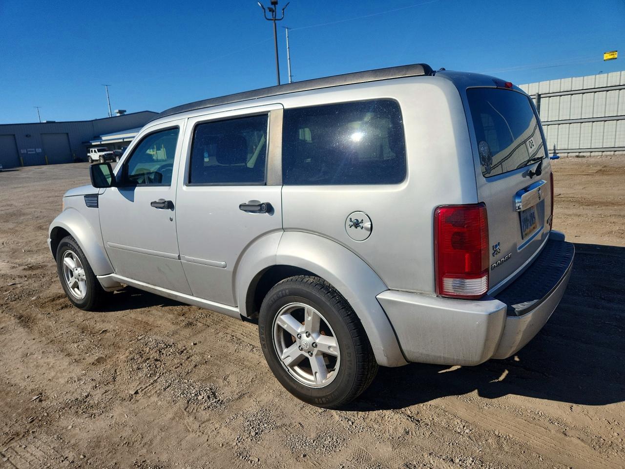 2011 DODGE NITRO SXT — photo 2