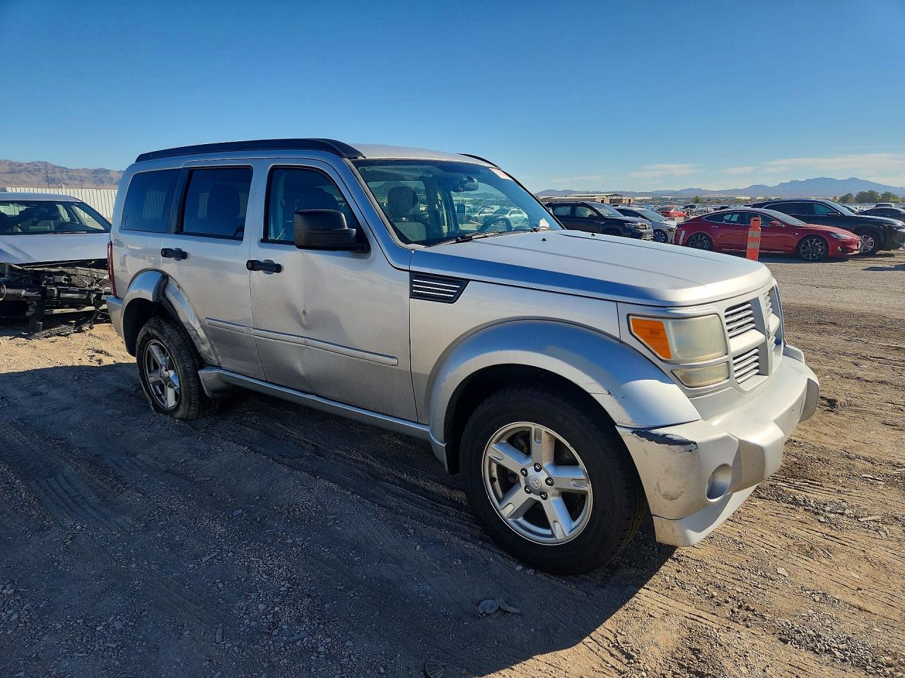 2011 DODGE NITRO SXT — photo 4