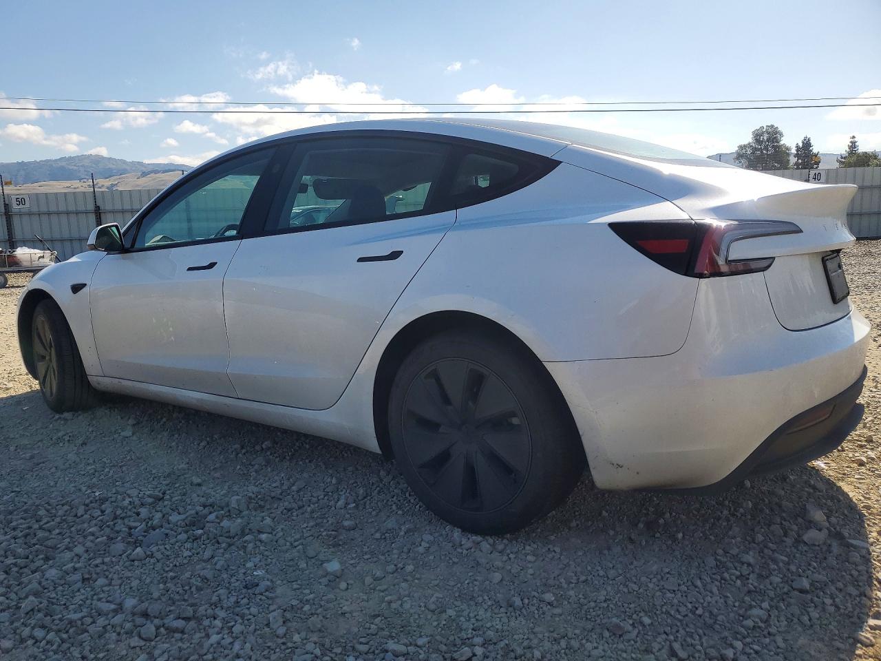 2025 TESLA MODEL 3 — снимка 2