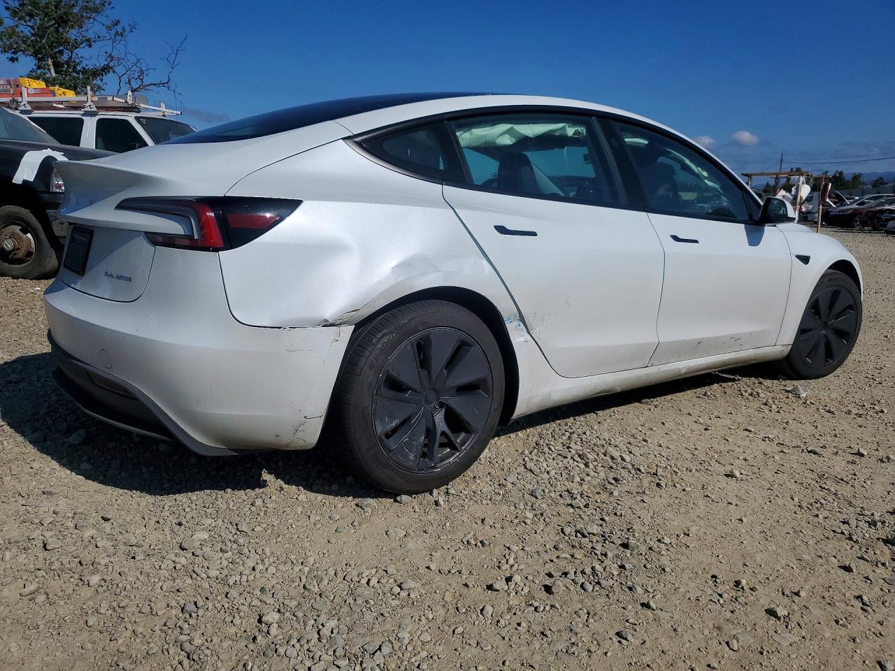 2025 TESLA MODEL 3 — снимка 3