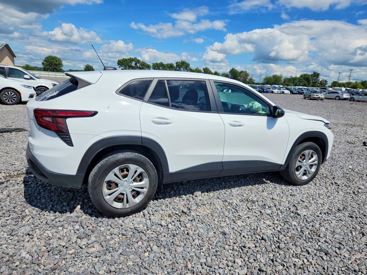 2024 CHEVROLET TRAX LS — снимка 3