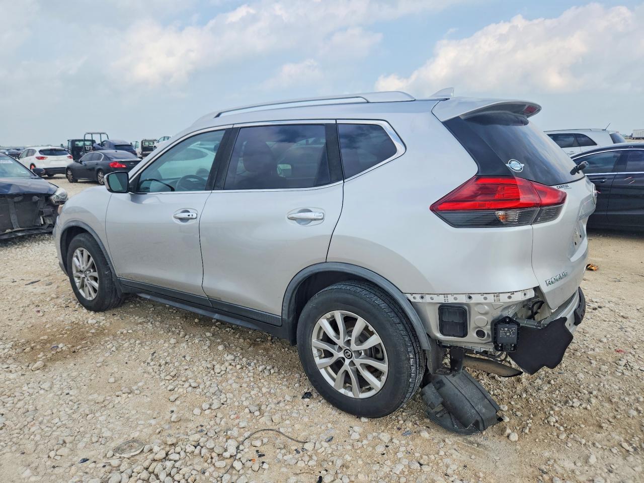 2017 NISSAN ROGUE SV — снимка 2