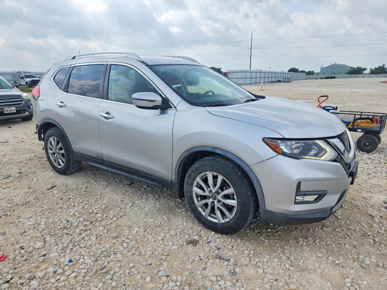 2017 NISSAN ROGUE SV — снимка 4