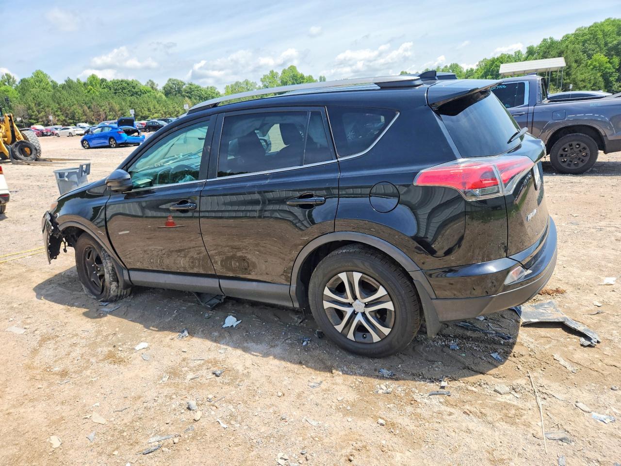 2017 TOYOTA RAV4 LE — снимка 2