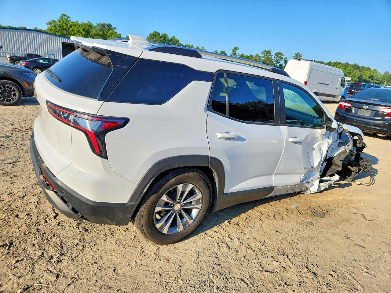2025 CHEVROLET EQUINOX LT — снимка 3