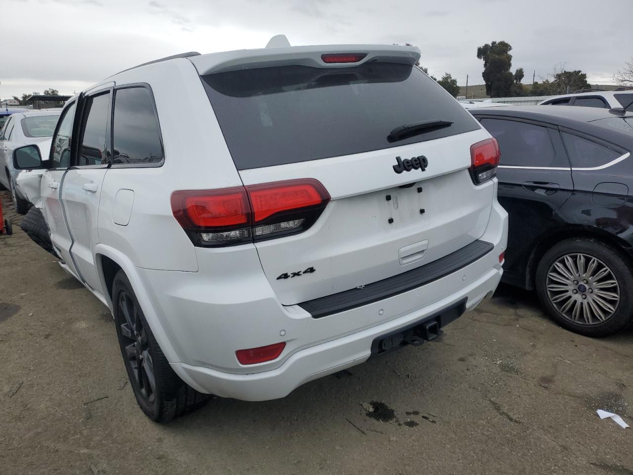 2020 JEEP GRAND CHEROKEE LAREDO — снимка 2