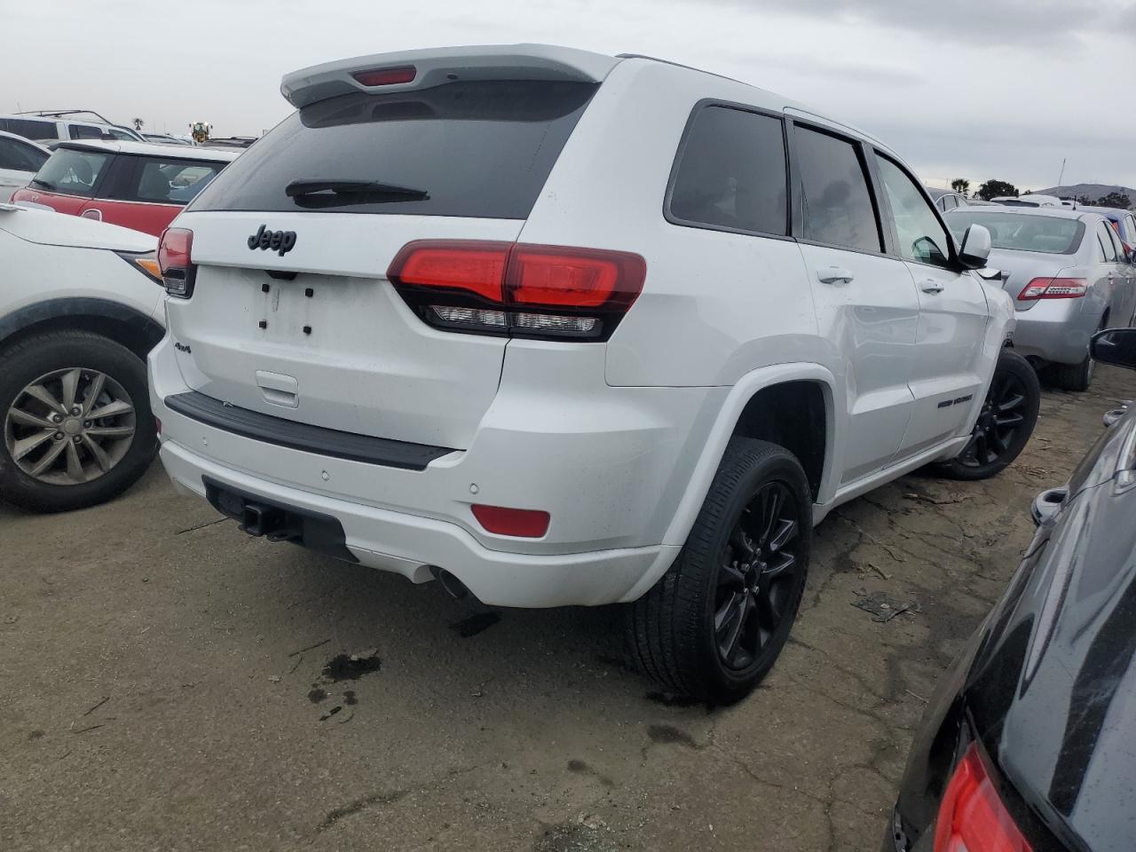 2020 JEEP GRAND CHEROKEE LAREDO — снимка 3