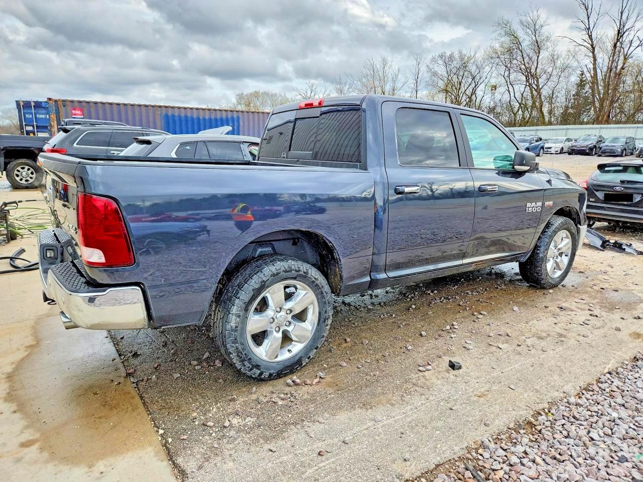 2017 RAM 1500 SLT — снимка 3