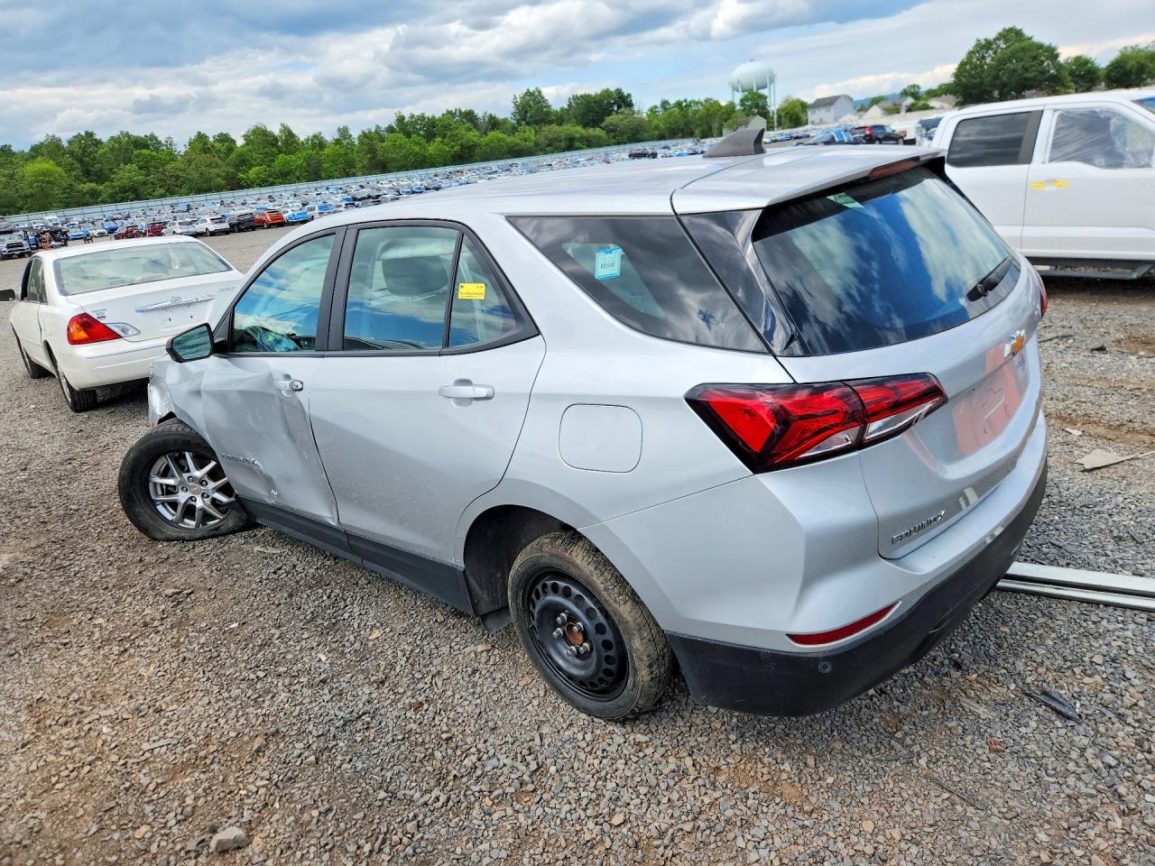 2022 CHEVROLET EQUINOX LS — снимка 2