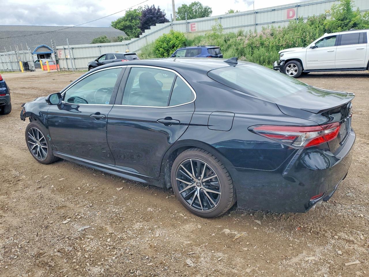2023 TOYOTA CAMRY HYBRID SE — снимка 2