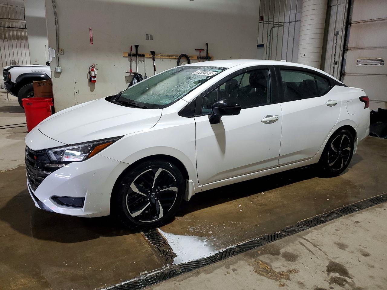 2023 NISSAN VERSA SR