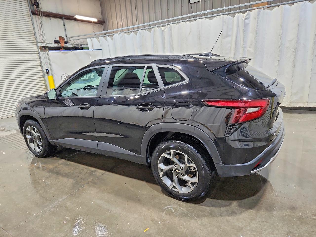 2025 CHEVROLET TRAX 1LT — снимка 2