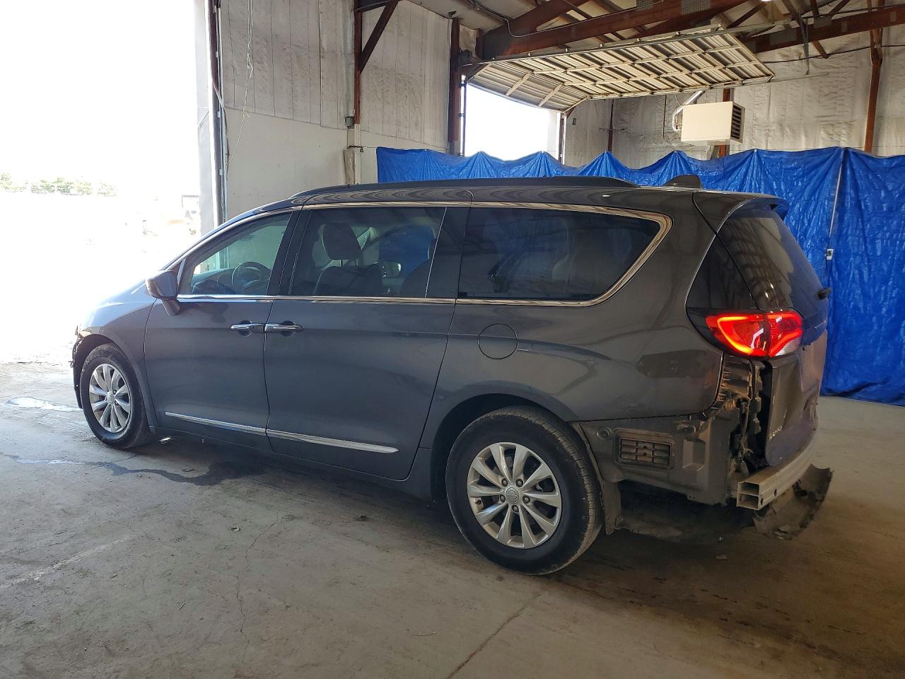 2017 CHRYSLER PACIFICA TOURING L — снимка 2