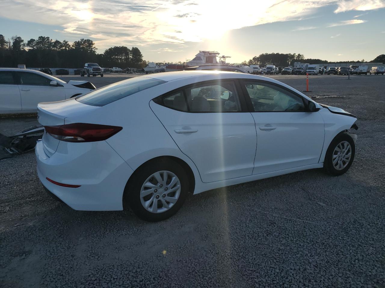 2018 HYUNDAI ELANTRA SE — снимка 3