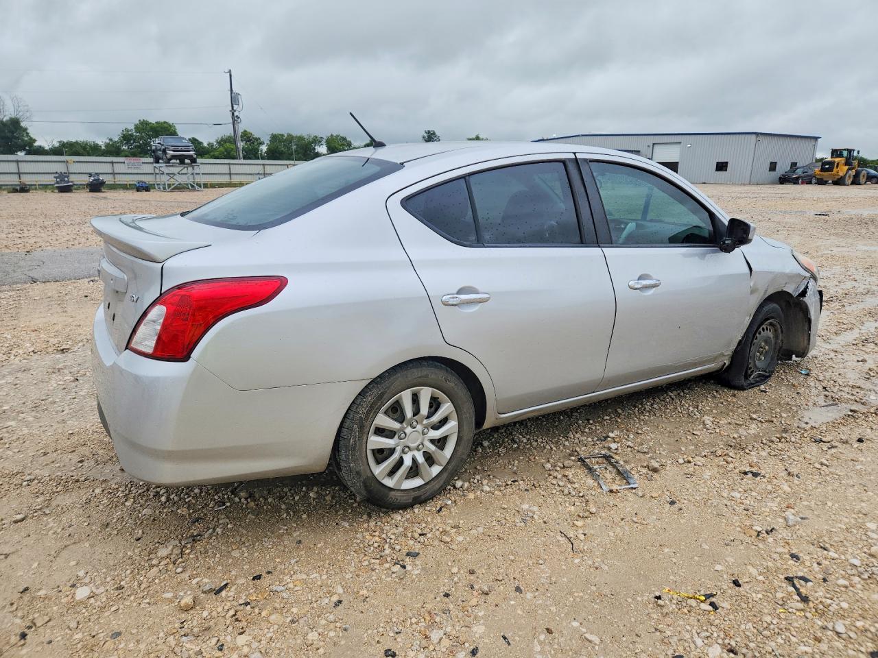 2018 NISSAN VERSA SV — снимка 3