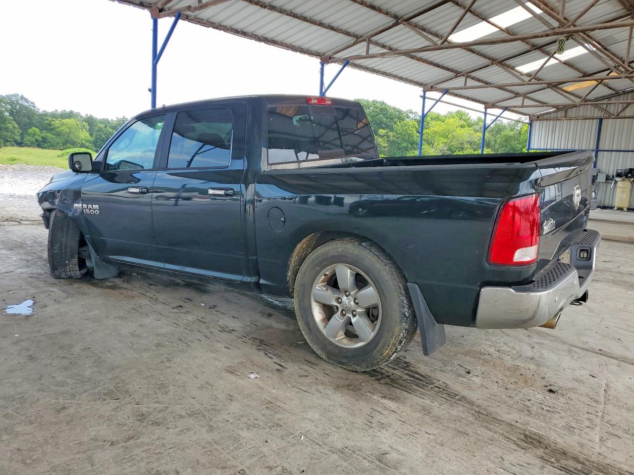 2017 RAM 1500 SLT — снимка 2