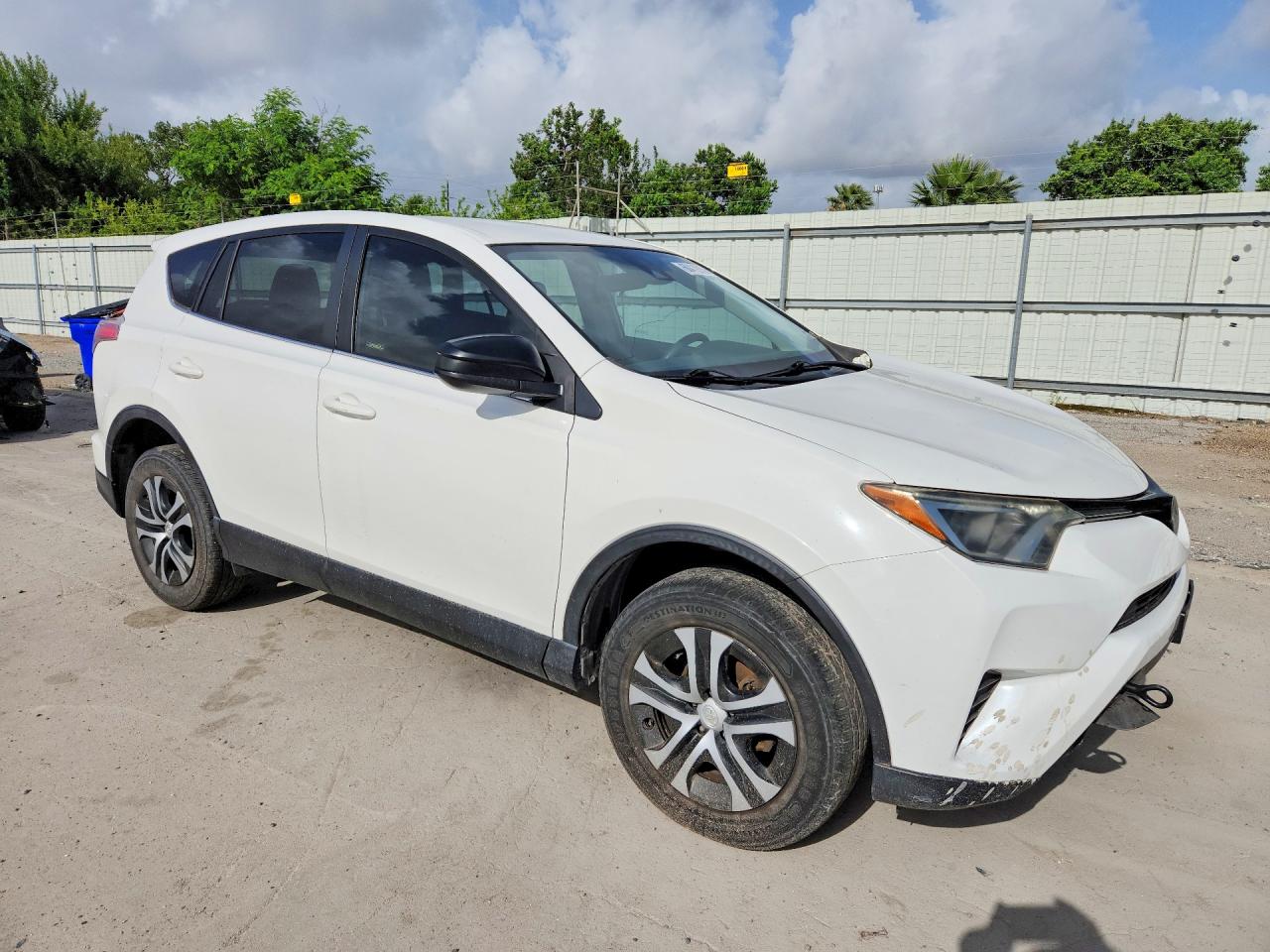 2018 TOYOTA RAV4 LE — снимка 4
