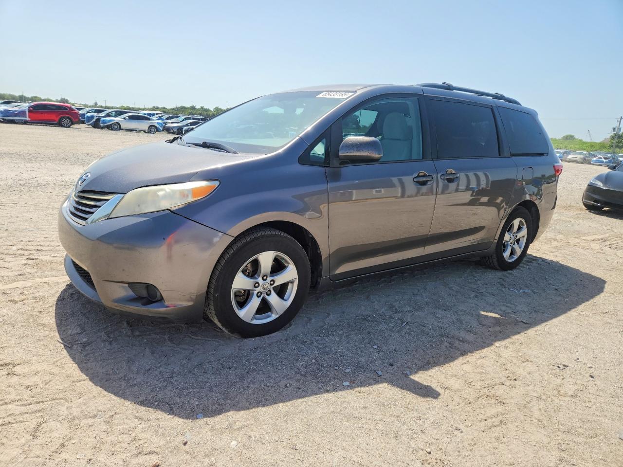 2017 TOYOTA SIENNA LE
