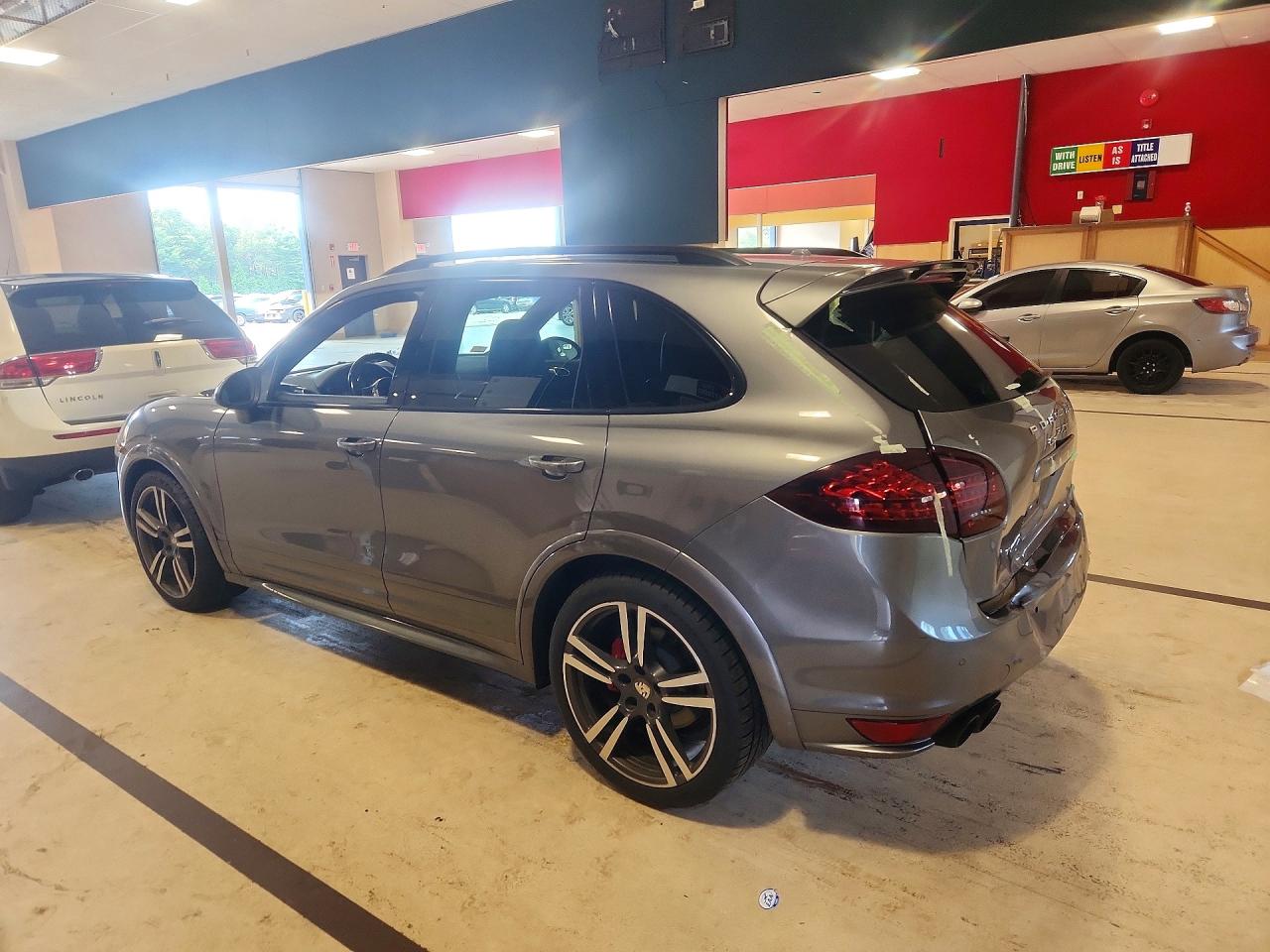 2013 PORSCHE CAYENNE GTS — снимка 2