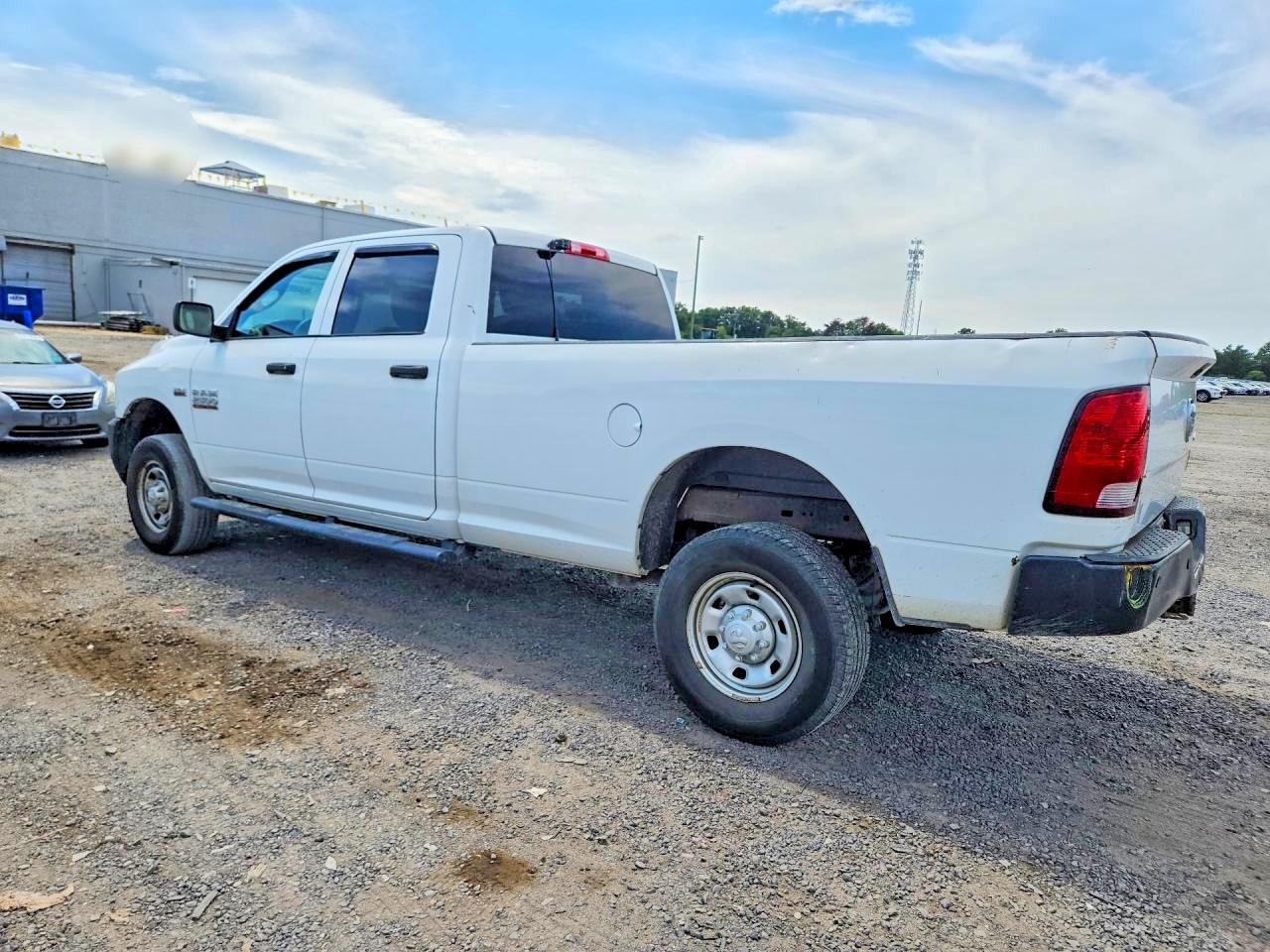 2017 RAM 2500 ST — снимка 2