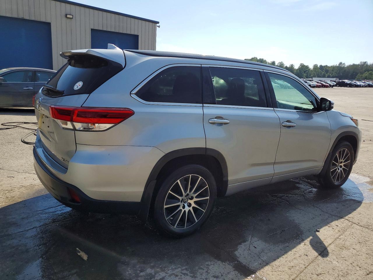 2017 TOYOTA HIGHLANDER SE — снимка 3