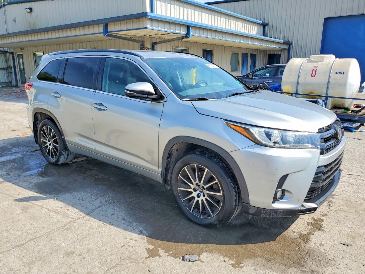 2017 TOYOTA HIGHLANDER SE — снимка 4