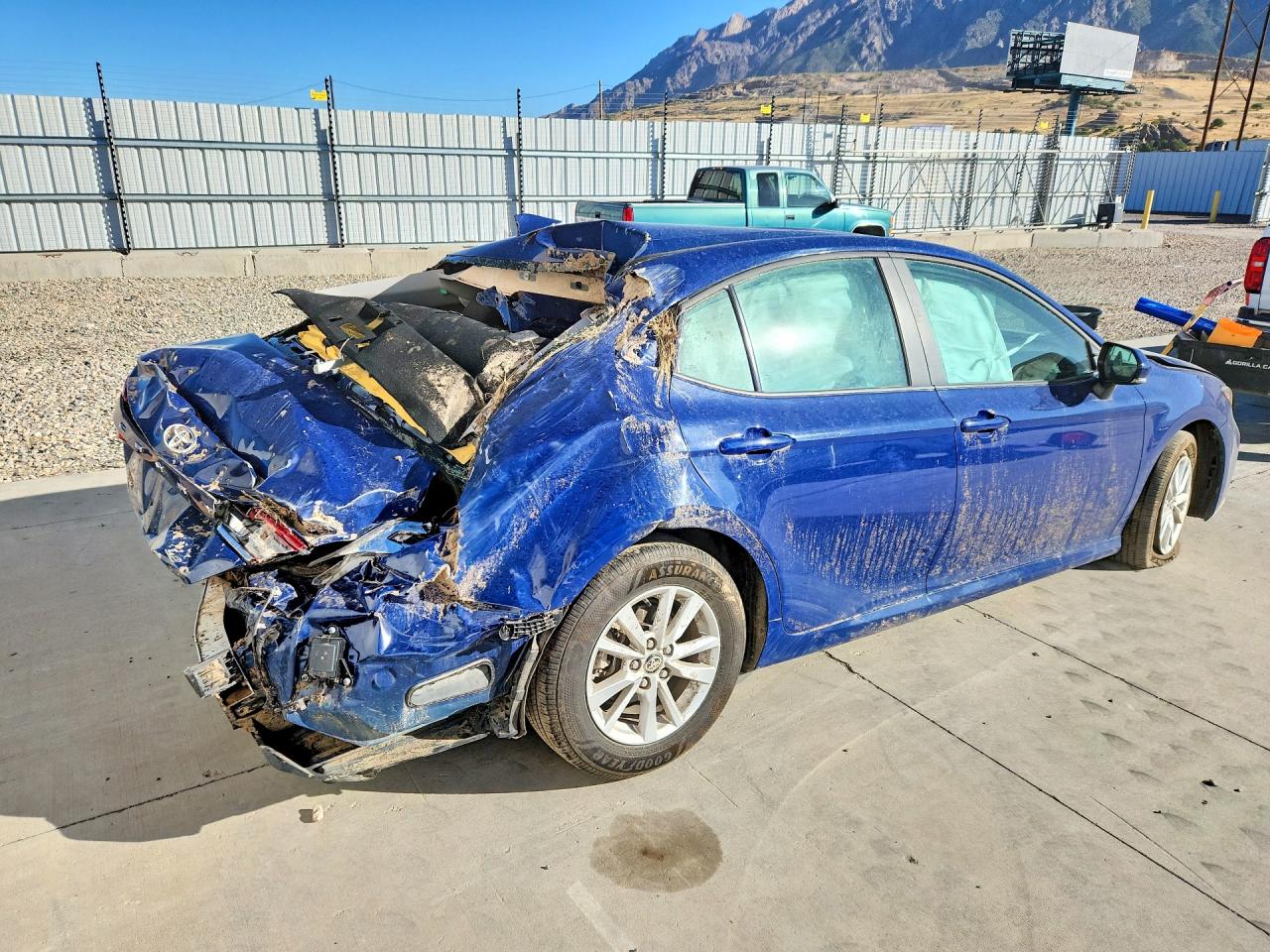 2026 TOYOTA CAMRY LE — снимка 3