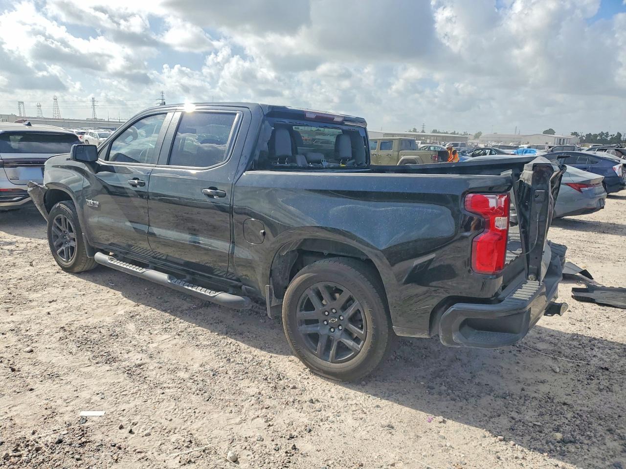 2021 CHEVROLET SILVERADO C1500 RST — снимка 2