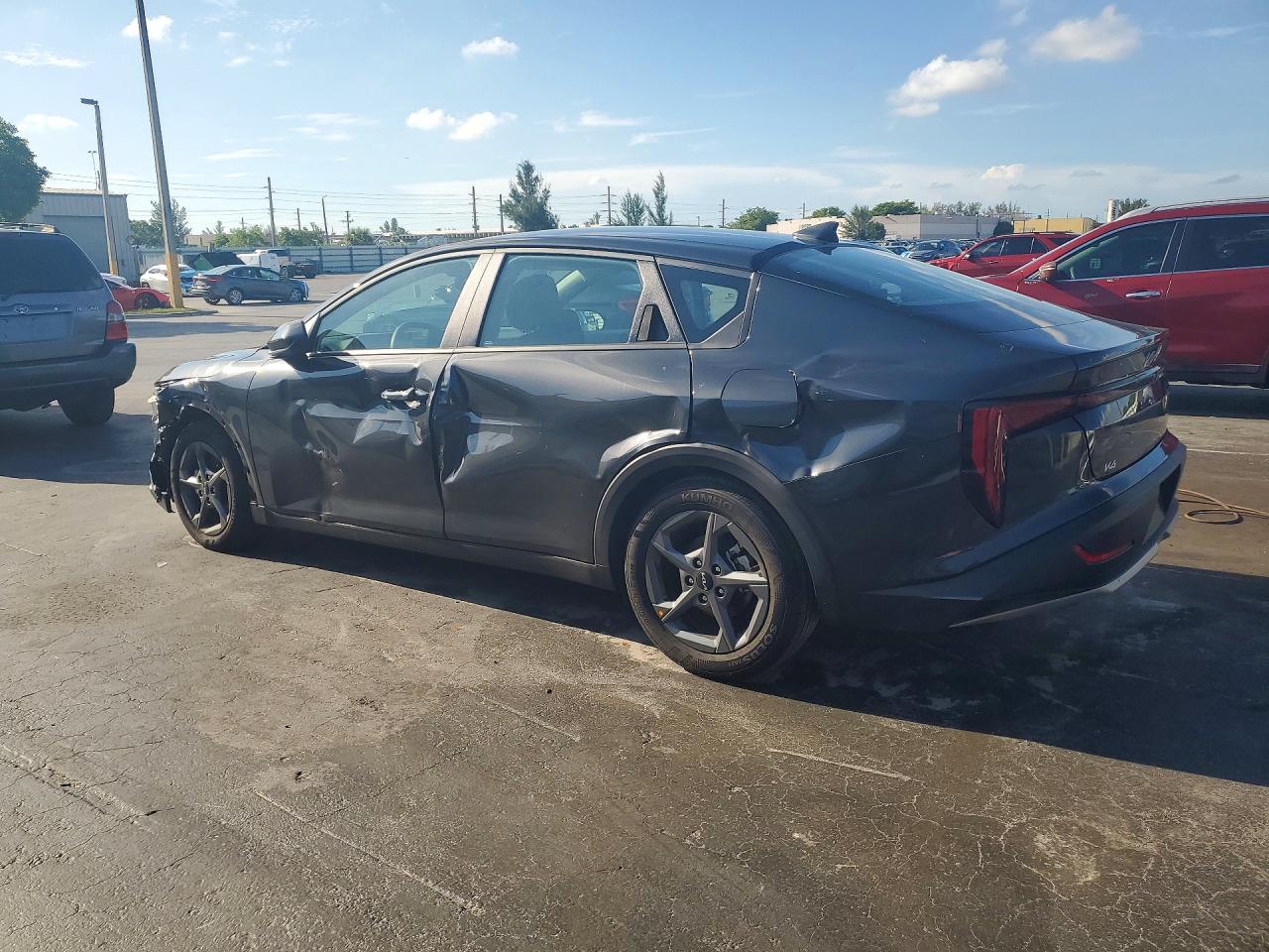 2025 KIA K4 LXS — снимка 2