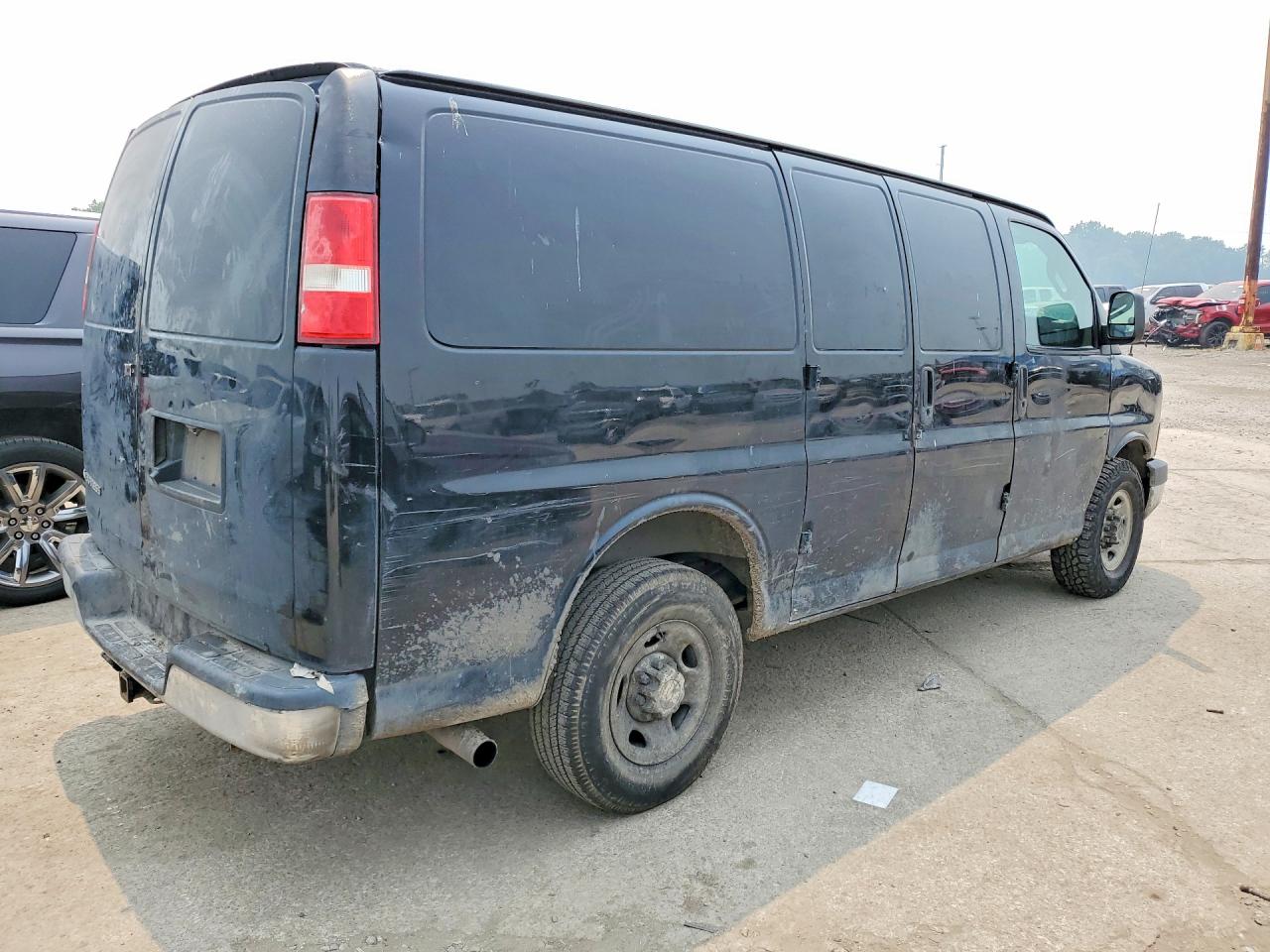 2017 CHEVROLET EXPRESS G2500 — снимка 3