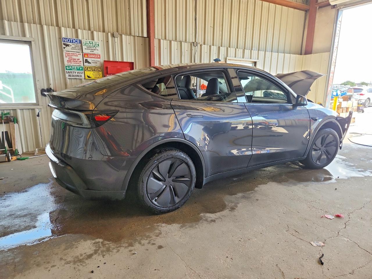 2026 TESLA MODEL Y — снимка 3