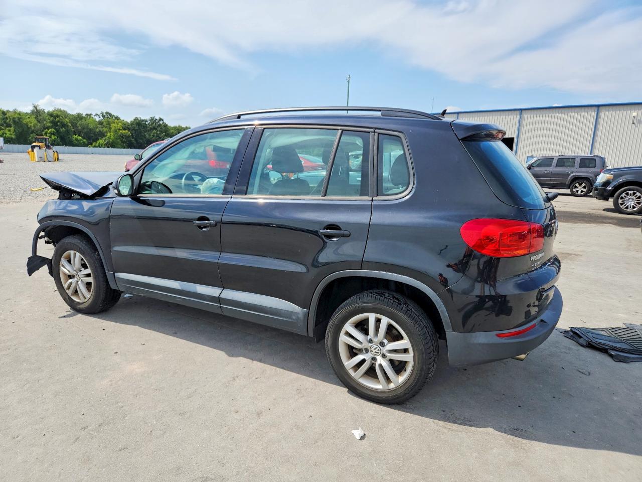 2016 VOLKSWAGEN TIGUAN S — снимка 2