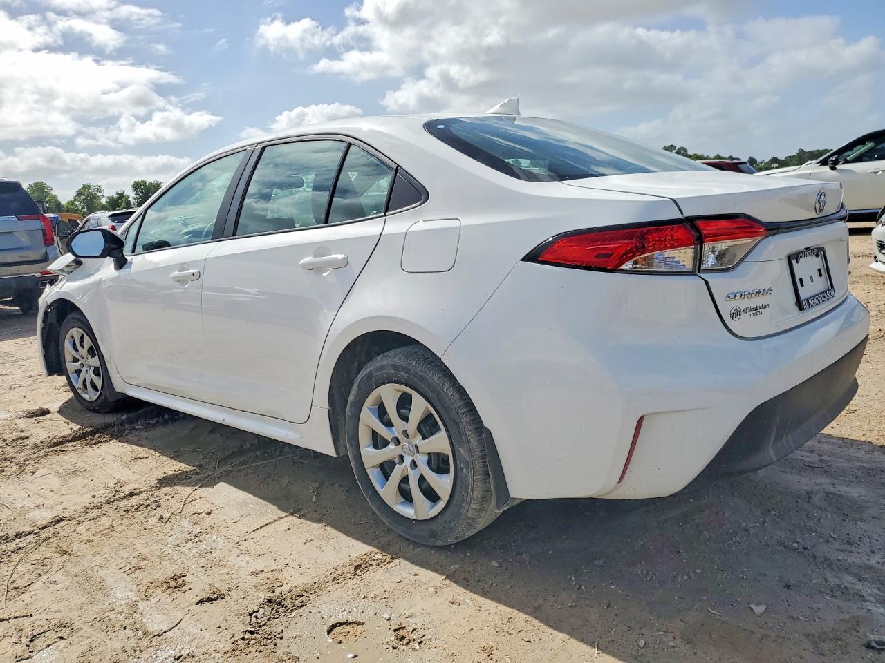 2026 TOYOTA COROLLA LE — снимка 2