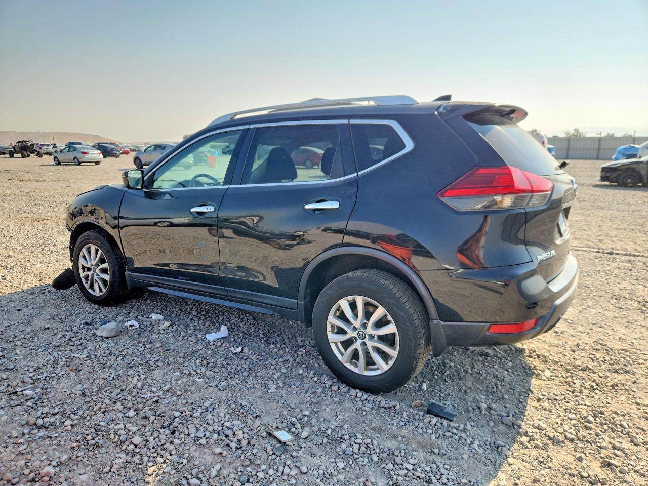2017 NISSAN ROGUE SV — снимка 2