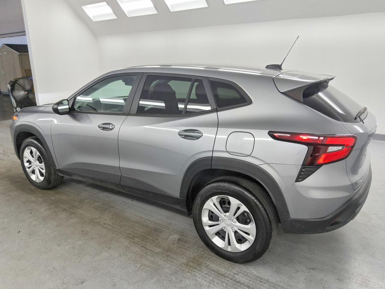 2024 CHEVROLET TRAX LS — снимка 2