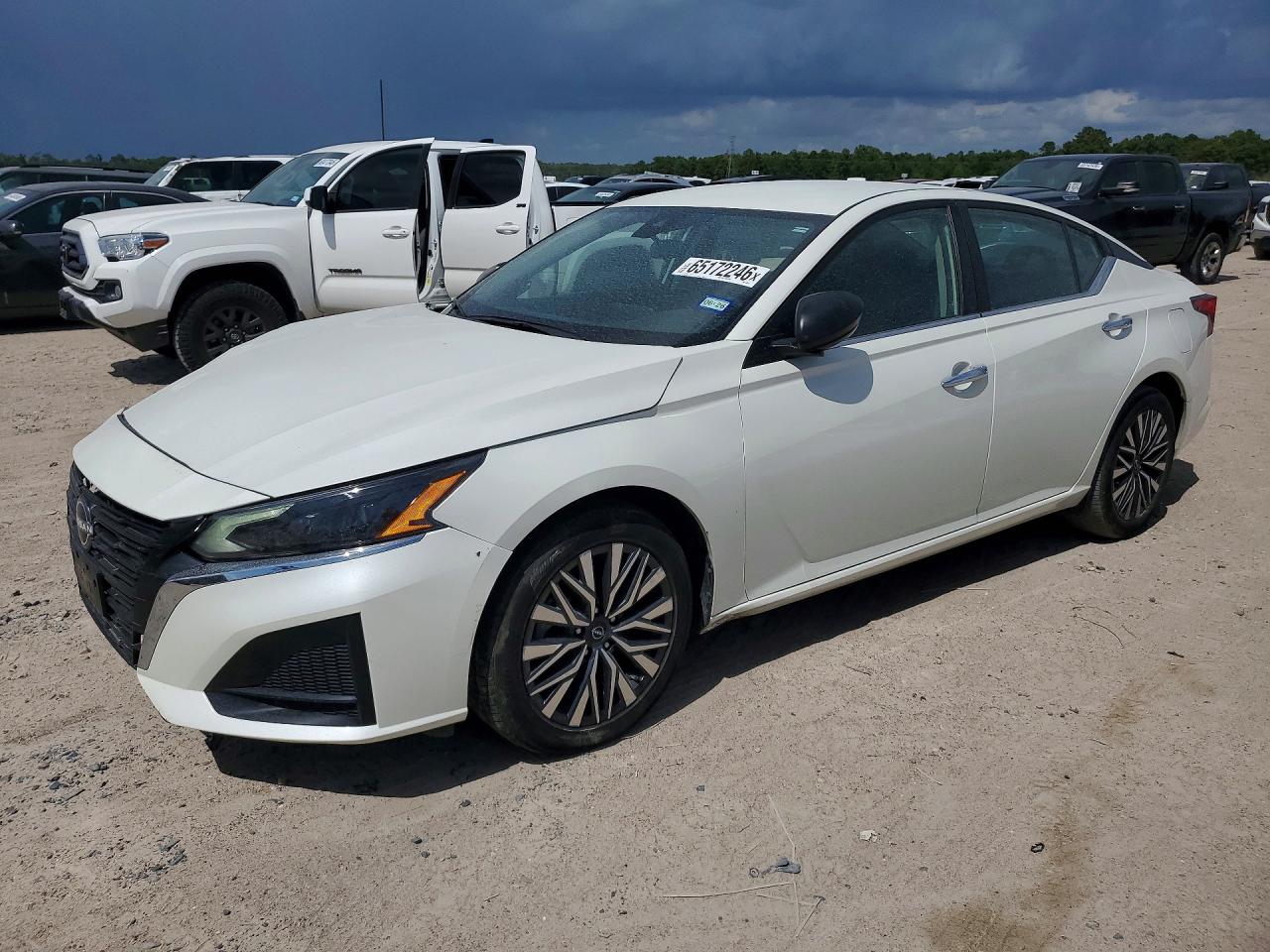 2024 NISSAN ALTIMA SV