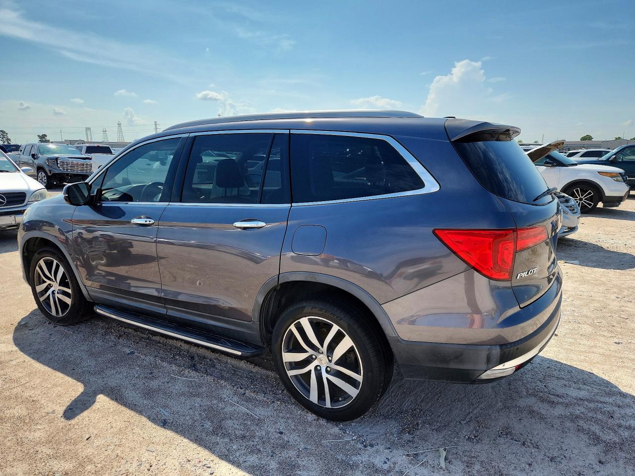 2017 HONDA PILOT TOURING — снимка 2
