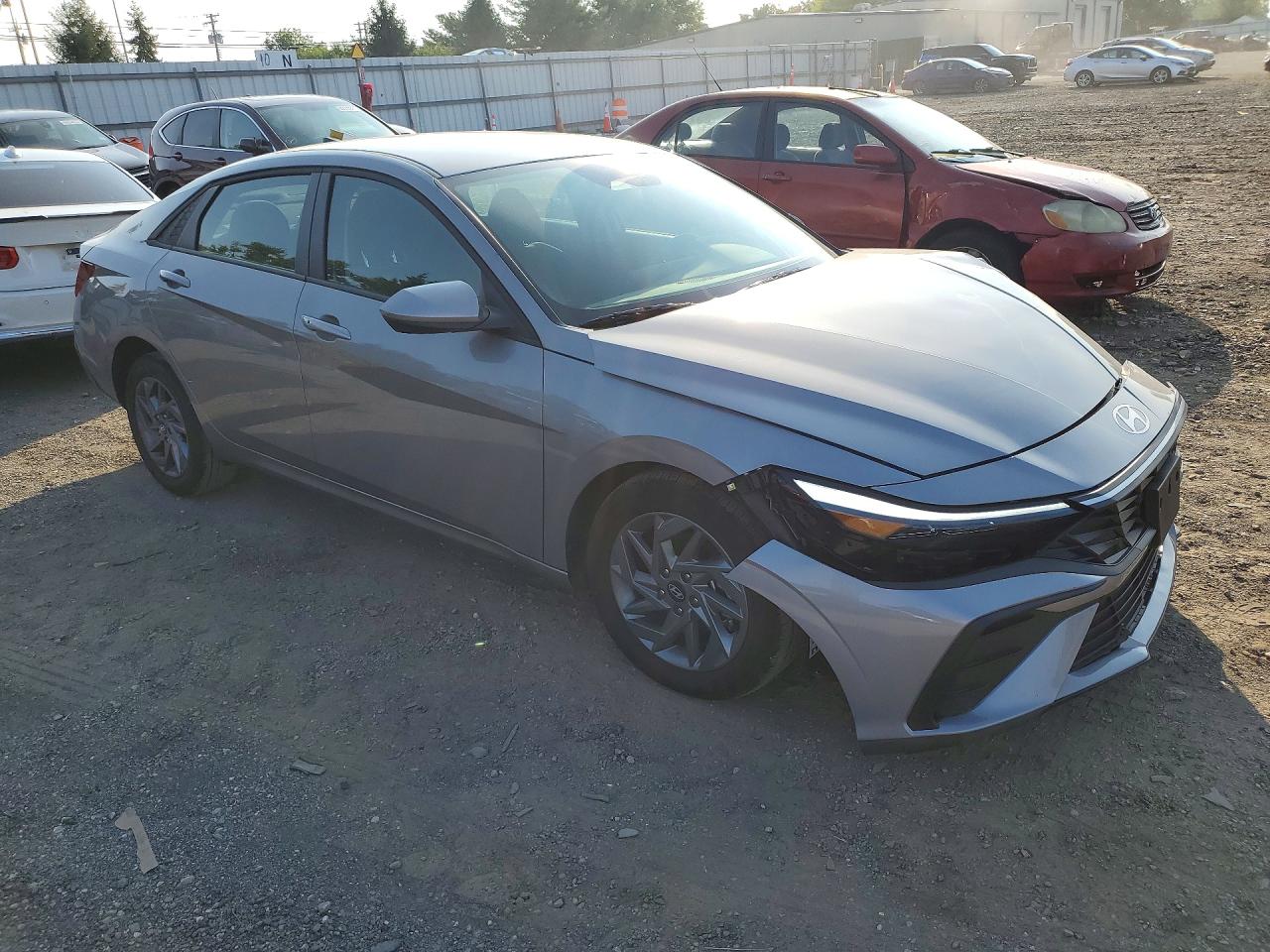 2026 HYUNDAI ELANTRA HYBRID BLUE — снимка 4