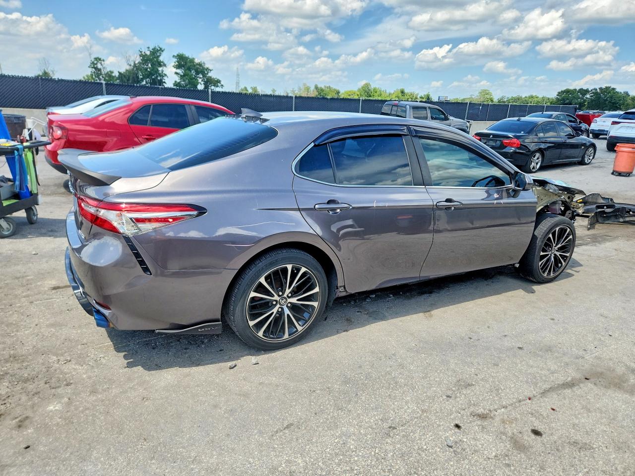 2019 TOYOTA CAMRY SE — снимка 3