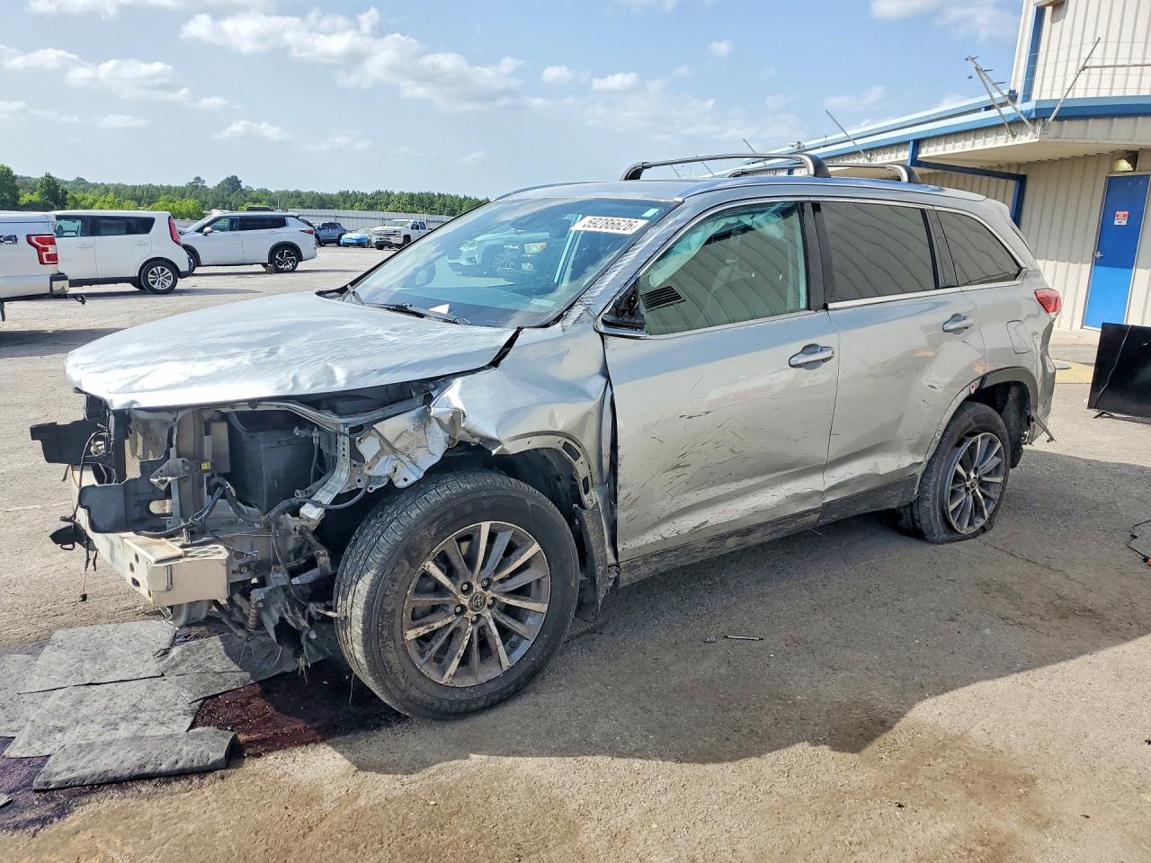 2019 TOYOTA HIGHLANDER XLE