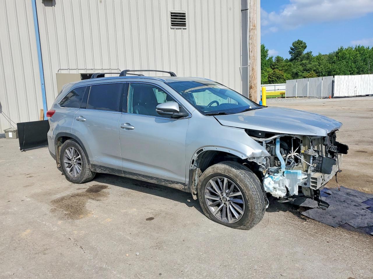2019 TOYOTA HIGHLANDER XLE — снимка 4