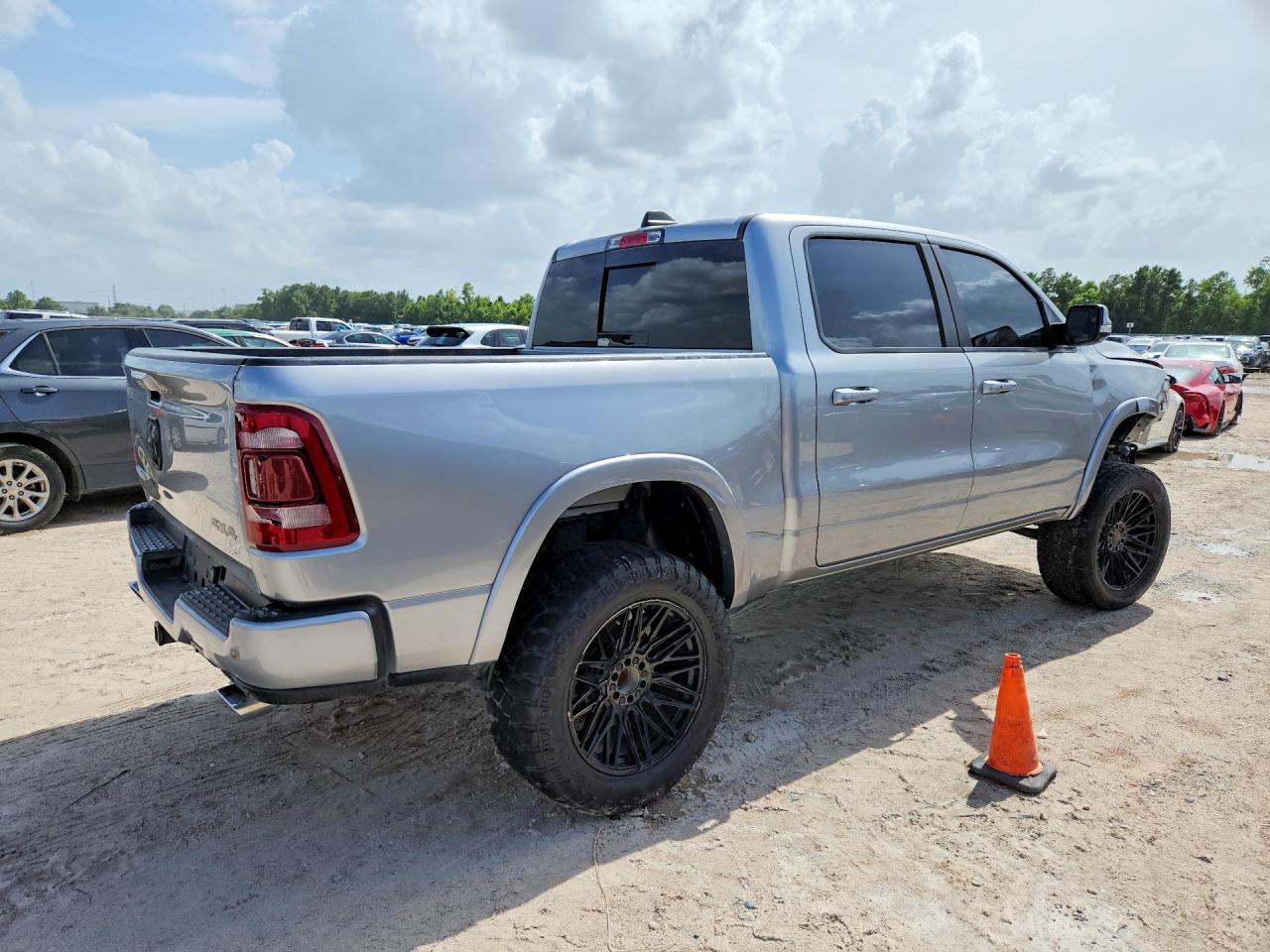 2021 RAM 1500 LARAMIE — снимка 3